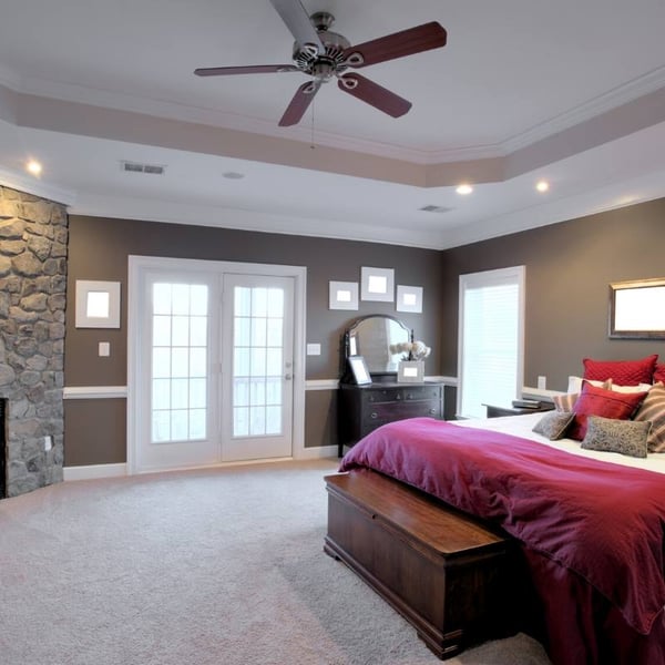 ceiling fan to circulate air and save energy in winter