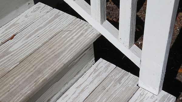 Staircase with worn paint 