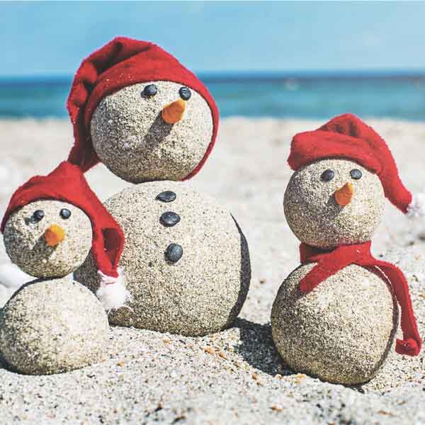 sand-snowmen-in-summer_webopt